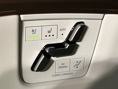 2024 Lexus LM — миниатюра 11