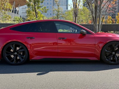 AUDI RS7 SPORTBACK WITH AIR SUSPENSION - 3