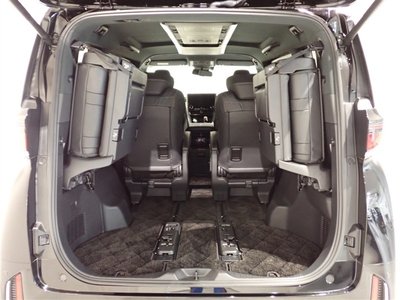 TOYOTA VELLFIRE - 7