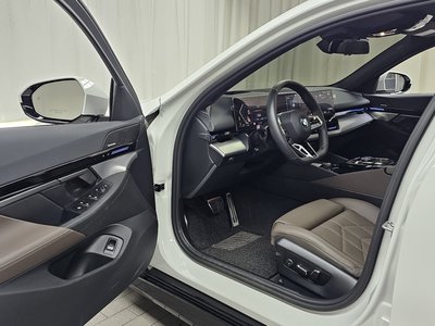 BMW 5 SERIES - 10