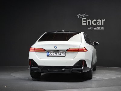 BMW 5 SERIES - 4