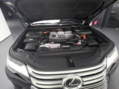 LEXUS LX - 7