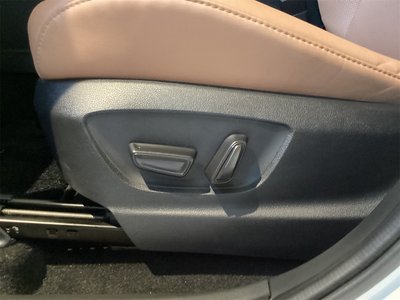 2023 Toyota CROWN SPORT thumbnail 38