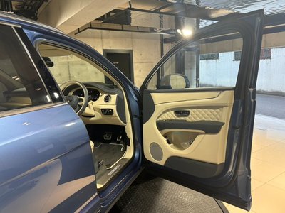 BENTLEY BENTAYGA - 7