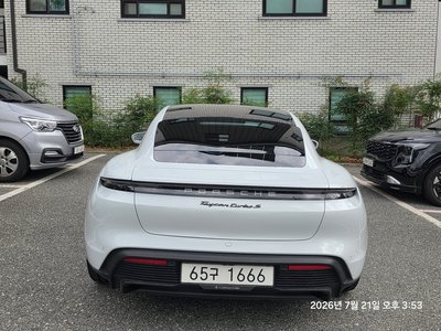2021 Porsche TAYCAN photo 5