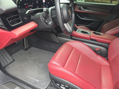 2021 Porsche TAYCAN photo 10