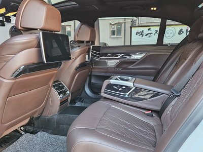 BMW 7 SERIES - 10