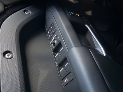 LAND ROVER DEFENDER - 6