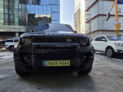 LAND ROVER DEFENDER - 4