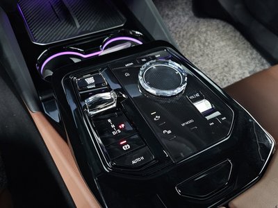 2024 BMW 5 SERIES — миниатюра 12