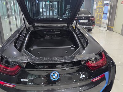صورة مصغرة 11 لـ 2016 BMW I8