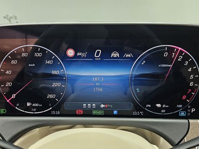 MERCEDES-BENZ E-CLASS - 8