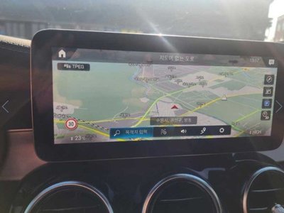 MERCEDES-BENZ GLC - 10