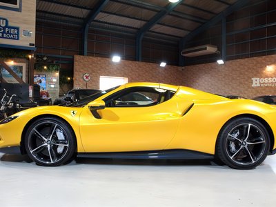 صورة 5 لـ 2025 Ferrari 296 GTS
