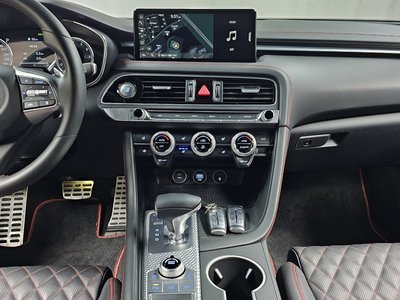 2022 Genesis THE NEW G70 SHOOTING BRAKE thumbnail 22