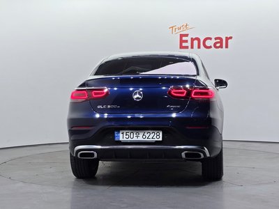 MERCEDES-BENZ GLC - 4