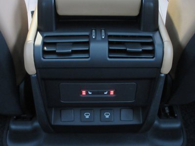 2025 LAND Rover DEFENDER 缩略图 34