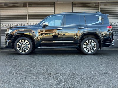 TOYOTA LAND CRUISER 300 - 9