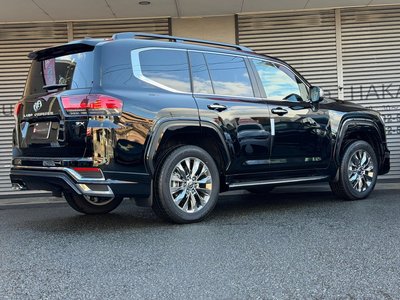 TOYOTA LAND CRUISER 300 - 5