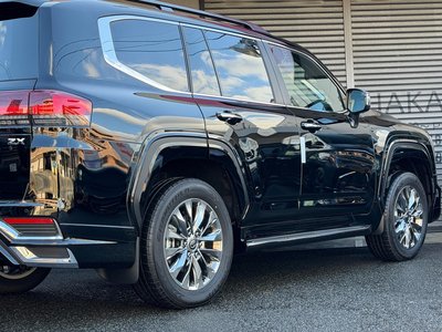 TOYOTA LAND CRUISER 300 - 6