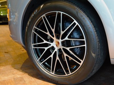 PORSCHE CAYENNE - 8