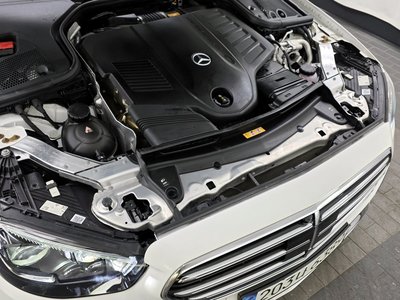 MERCEDES-BENZ E-CLASS - 7