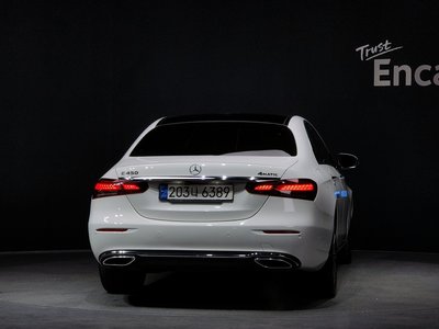 MERCEDES-BENZ E-CLASS - 3