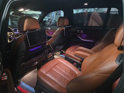BMW X7 - 7