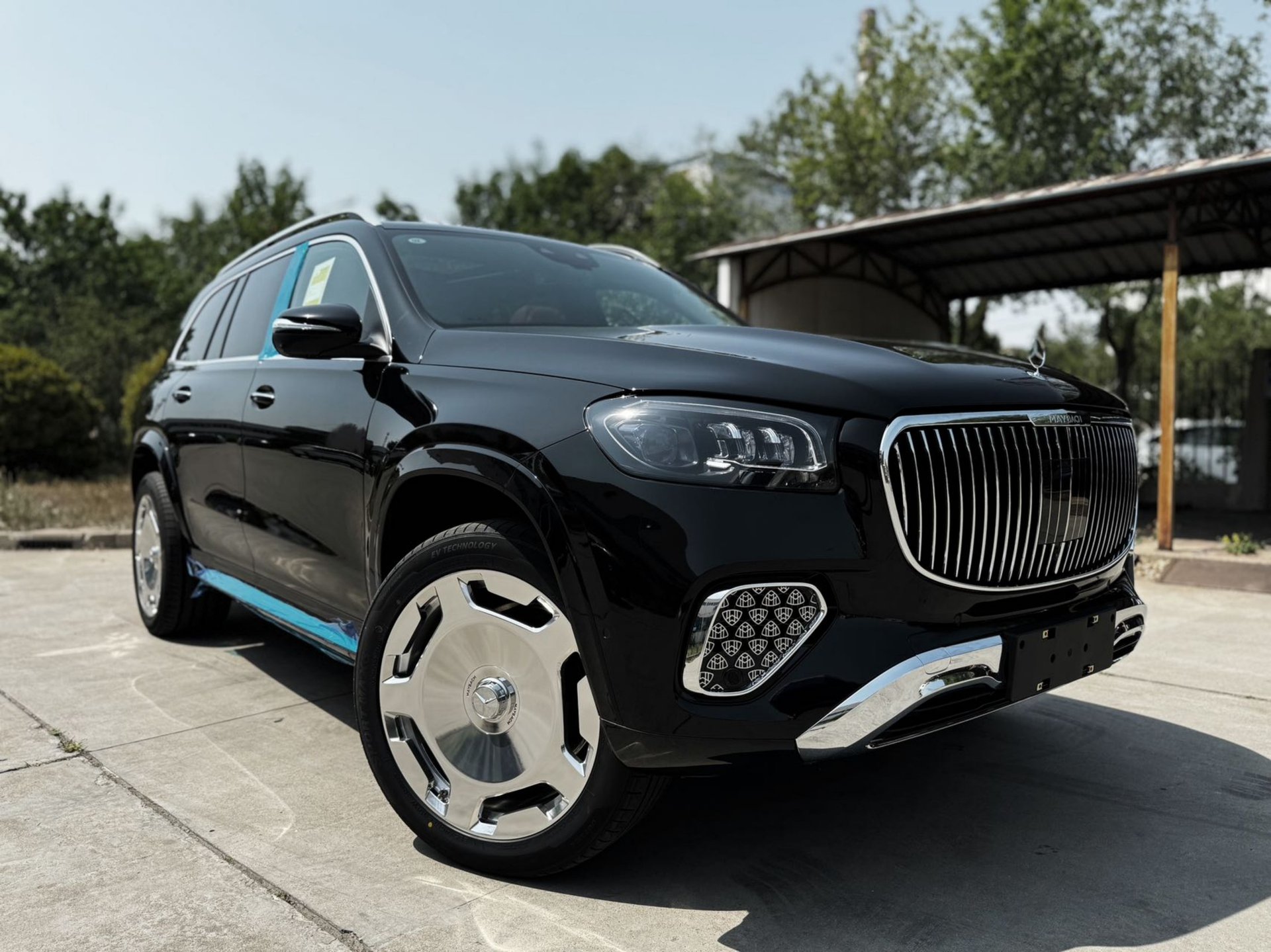 MERCEDES-BENZ GLS - View 1