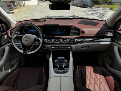 MERCEDES-BENZ GLS - 7