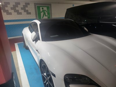 2023 Porsche TAYCAN 照片 2