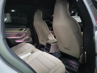 2023 Porsche TAYCAN 照片 9