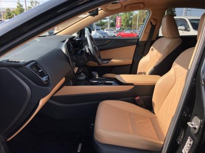 صورة 6 لـ 2025 Lexus NX