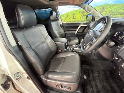 TOYOTA LAND CRUISER PRADO - 8