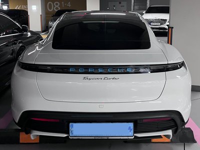 2023 Porsche TAYCAN photo 4