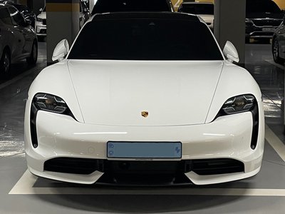 2023 Porsche TAYCAN photo 1