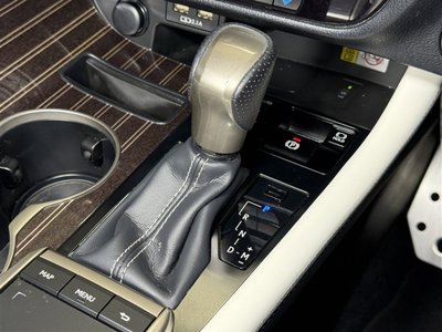 صورة مصغرة 21 لـ 2021 Lexus RX