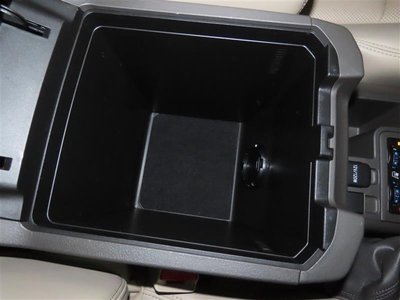 صورة مصغرة 23 لـ 2024 Toyota LAND CRUISER PRADO