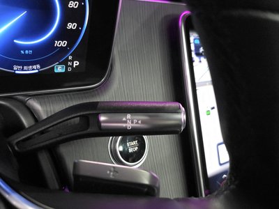 MERCEDES-BENZ EQS - 9