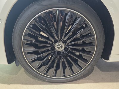 MERCEDES-BENZ E-CLASS - 7