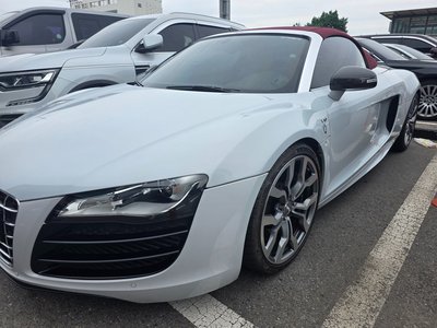 AUDI R8 - 4