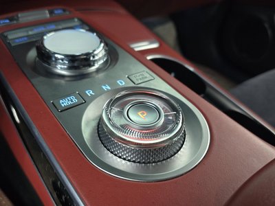 صورة 9 لـ 2021 Genesis GV70