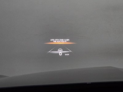 2021 Genesis GV70 — миниатюра 17