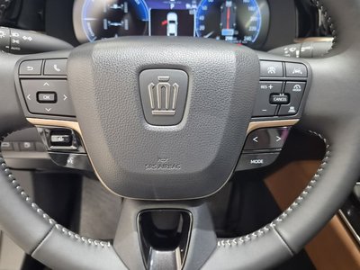 2025 Toyota CROWN CROSSOVER thumbnail 12