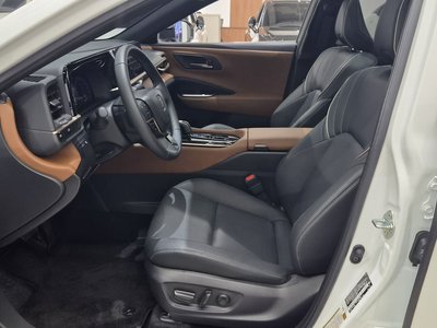 2025 Toyota CROWN CROSSOVER photo 10