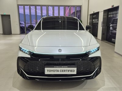 2025 Toyota CROWN CROSSOVER photo 2