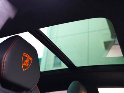 LAMBORGHINI URUS - 8