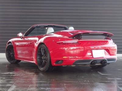 PORSCHE 911 CABRIOLET - 10
