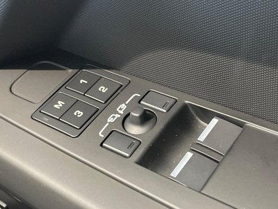2025 LAND Rover DEFENDER 缩略图 25