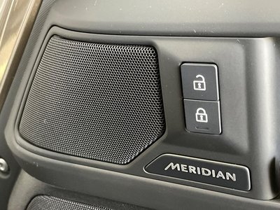 2025 LAND Rover DEFENDER 缩略图 11